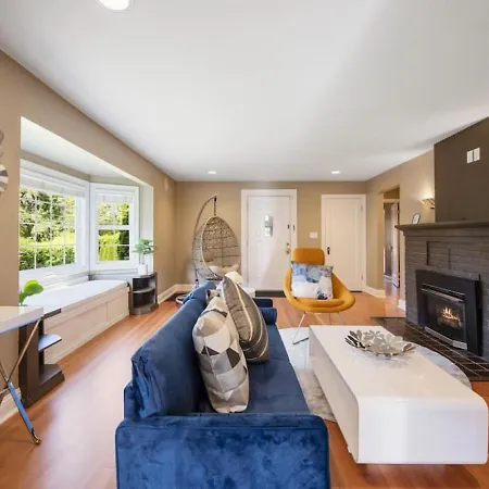 Private Park In A Cozy Home Next To I-90 Huge Yard